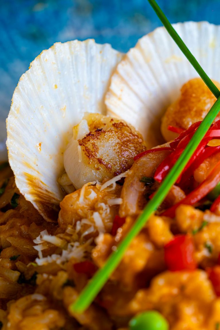 Delicious Scallop Risotto with Peppers and Cheese